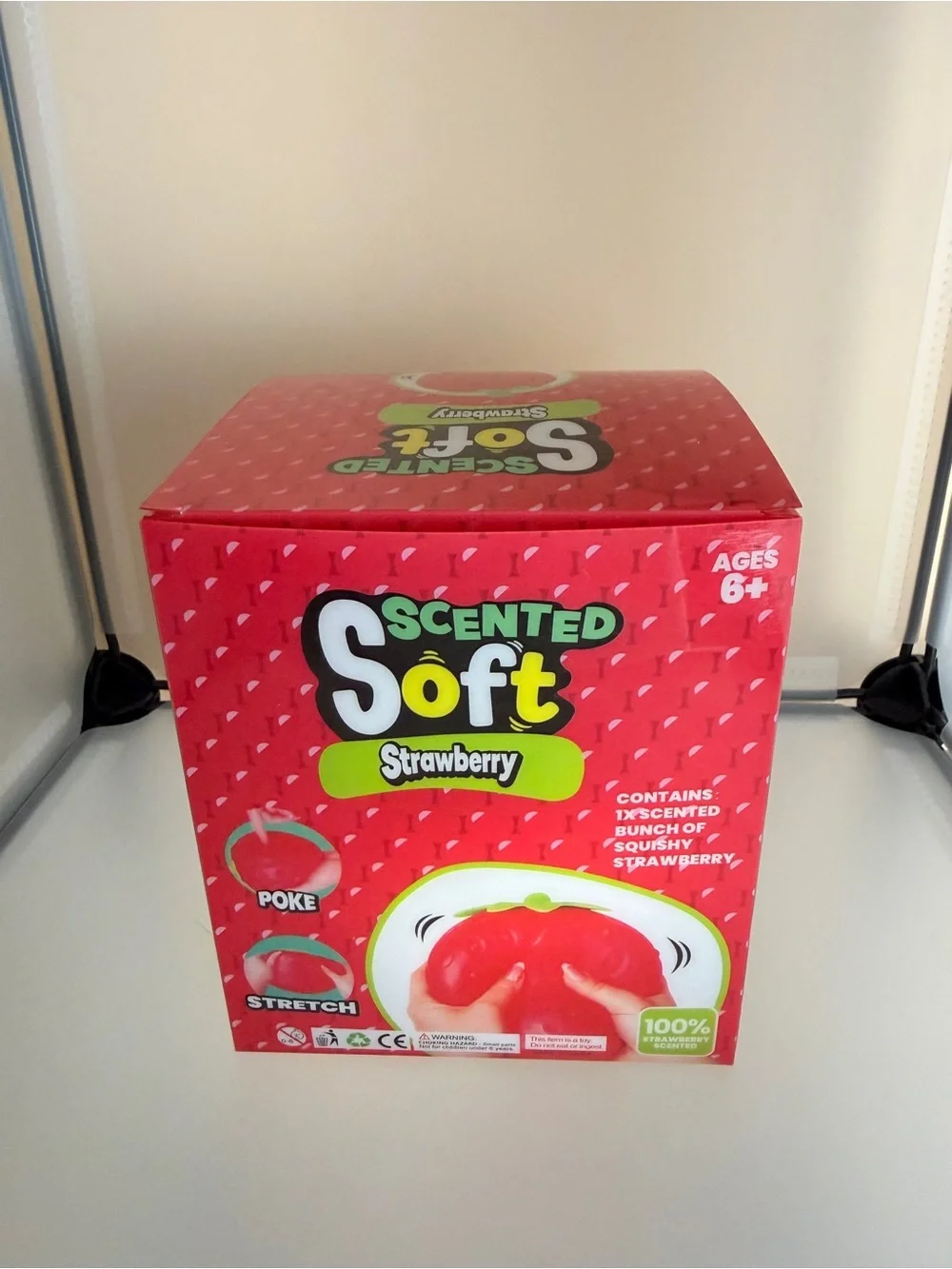 🍓 Strawberry Squishy UV Color Changing & Scented
